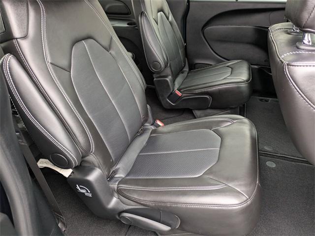 used 2025 Chrysler Pacifica car, priced at $40,995