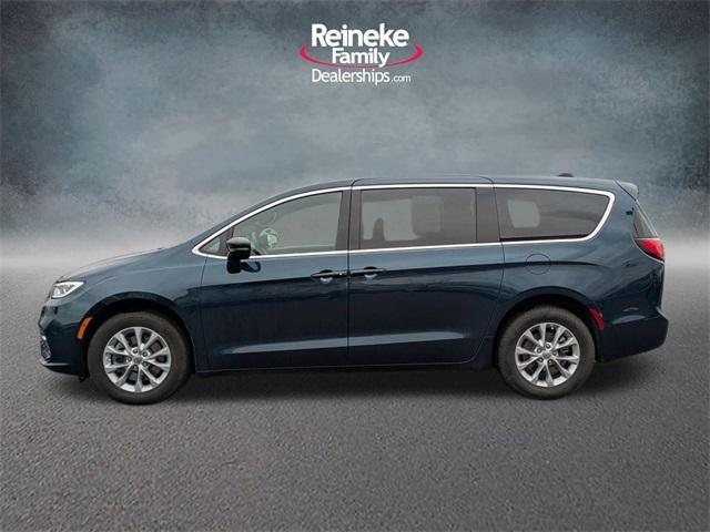 used 2025 Chrysler Pacifica car, priced at $40,995