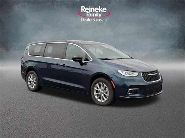 used 2025 Chrysler Pacifica car, priced at $40,995