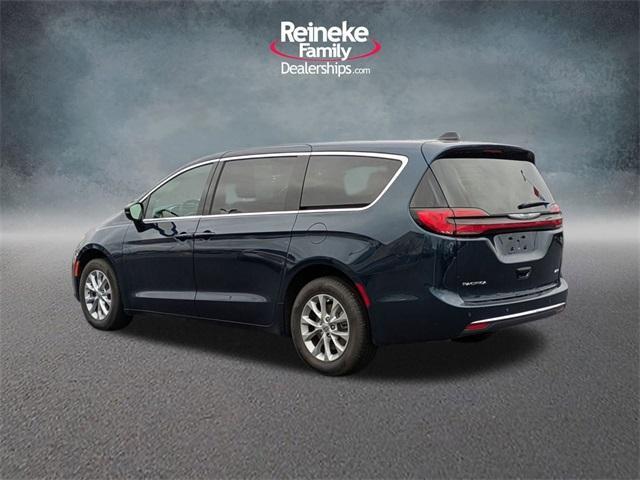 used 2025 Chrysler Pacifica car, priced at $40,995