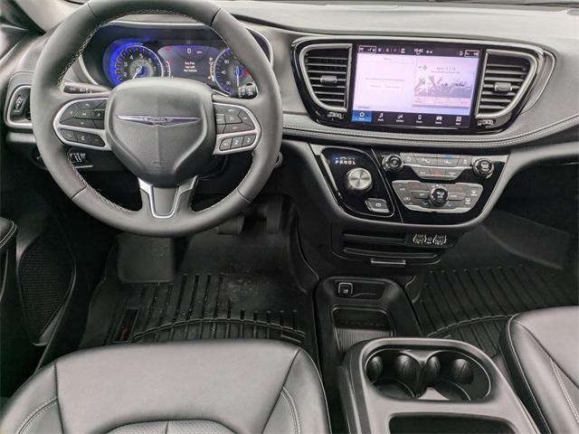 used 2025 Chrysler Pacifica car, priced at $40,995