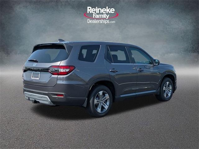 new 2025 Honda Pilot car, priced at $47,800