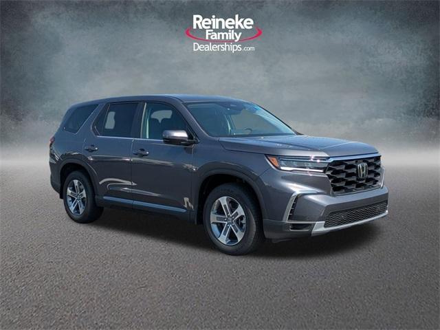 new 2025 Honda Pilot car, priced at $47,800