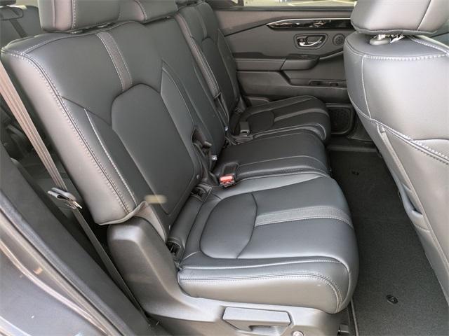 new 2025 Honda Pilot car, priced at $47,800