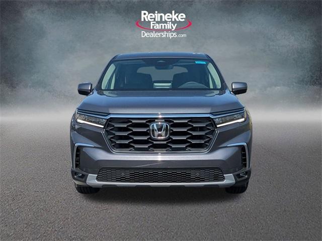 new 2025 Honda Pilot car, priced at $47,800