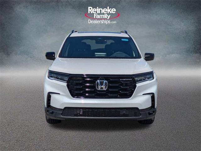 new 2025 Honda Pilot car, priced at $57,475