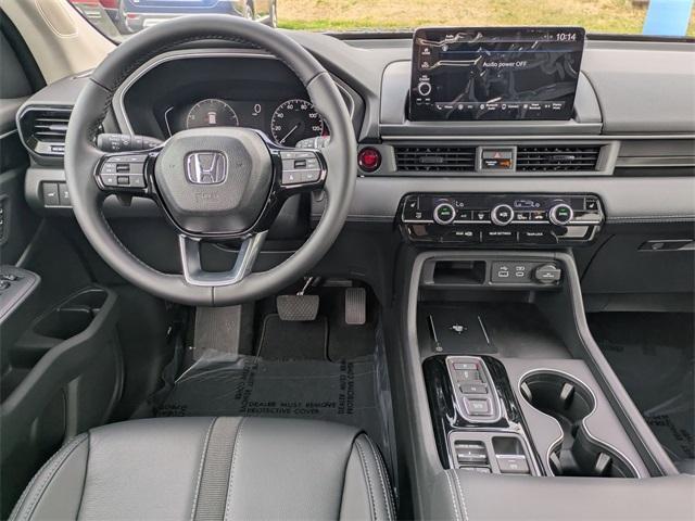 new 2025 Honda Pilot car, priced at $47,095