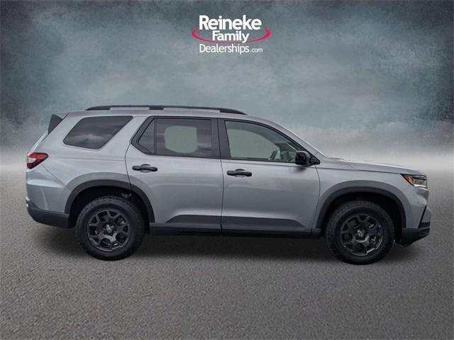 used 2025 Honda Pilot car, priced at $46,945