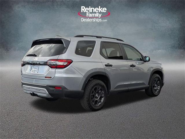 used 2025 Honda Pilot car, priced at $46,945