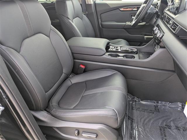 new 2025 Honda Pilot car, priced at $47,800