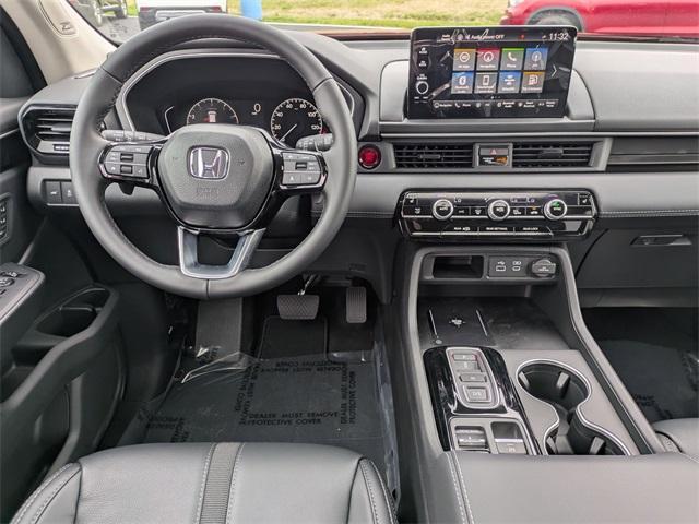 new 2025 Honda Pilot car, priced at $52,540