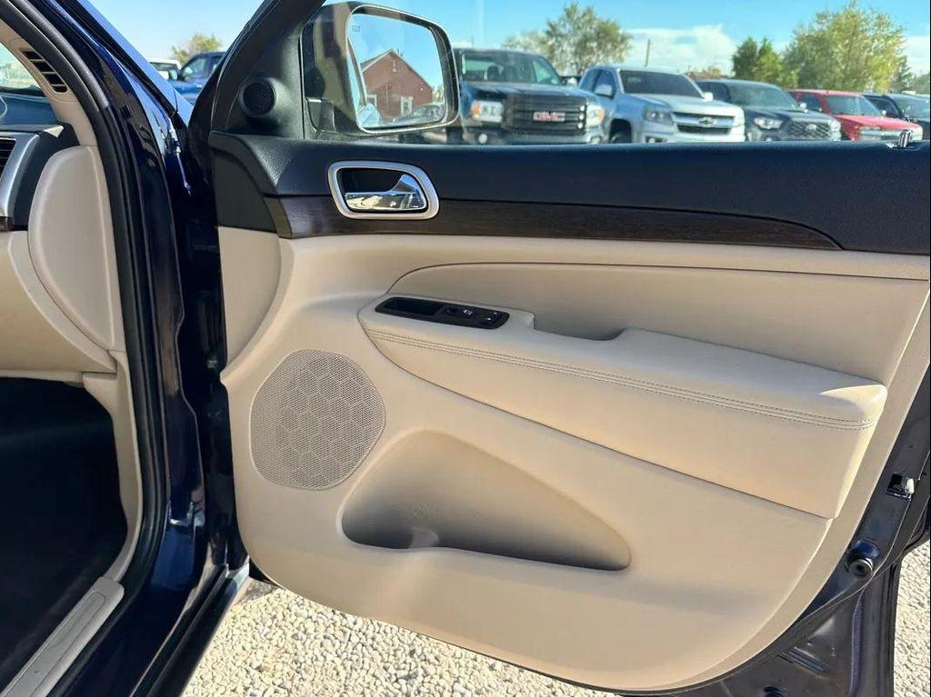 used 2017 Jeep Grand Cherokee car, priced at $14,490