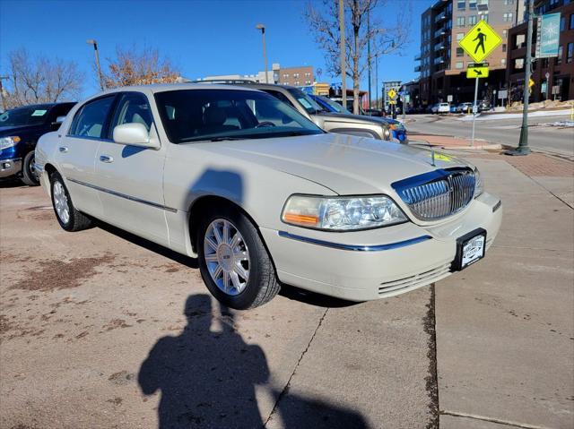used 2006 Lincoln Town Car car, priced at $9,000