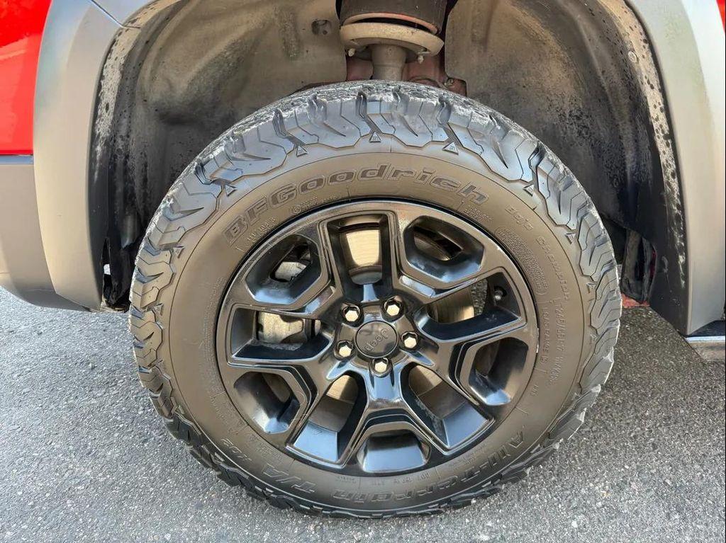 used 2019 Jeep Cherokee car, priced at $18,000