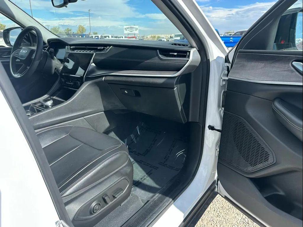 used 2023 Jeep Grand Cherokee car, priced at $27,980