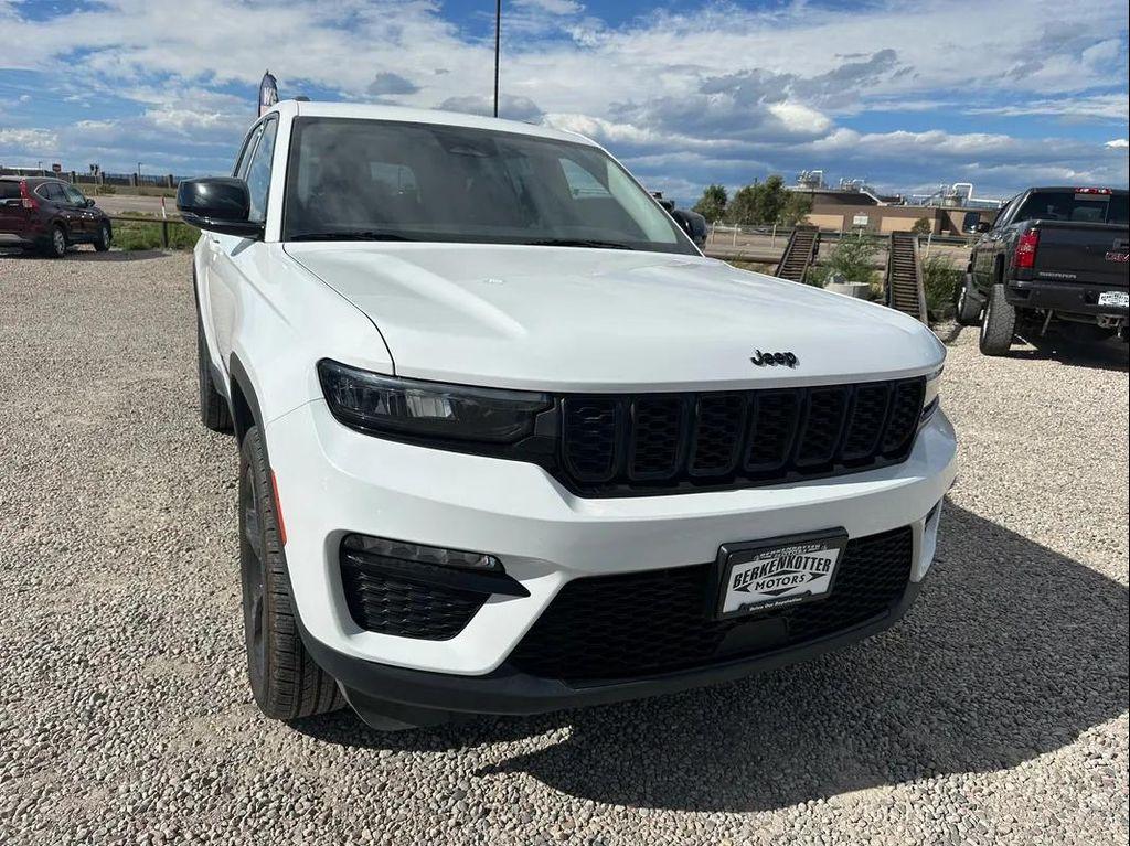 used 2023 Jeep Grand Cherokee car, priced at $27,980