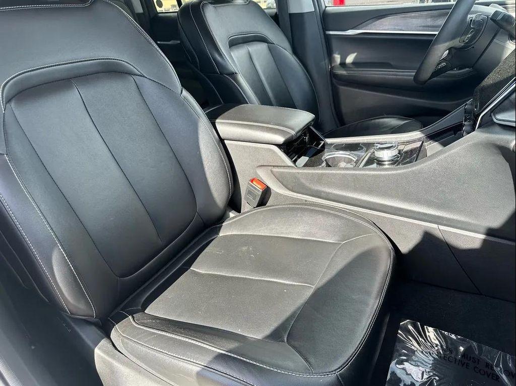 used 2023 Jeep Grand Cherokee car, priced at $27,980
