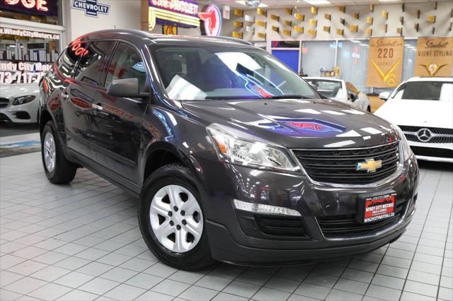 used 2015 Chevrolet Traverse car, priced at $12,896