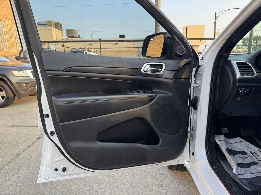 used 2015 Jeep Grand Cherokee car, priced at $17,896