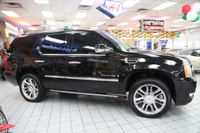 used 2009 Cadillac Escalade car, priced at $15,995