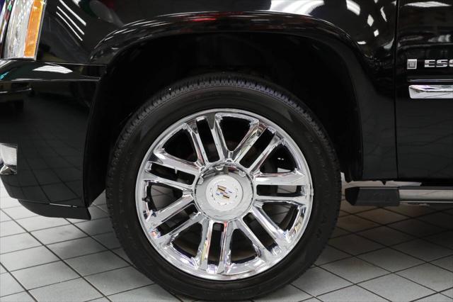 used 2009 Cadillac Escalade car, priced at $15,995