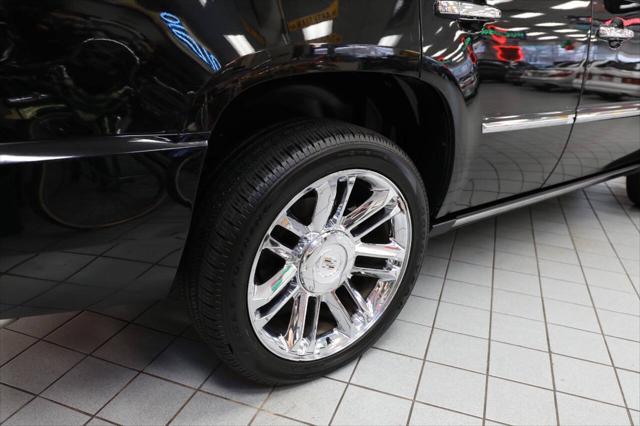 used 2009 Cadillac Escalade car, priced at $15,995