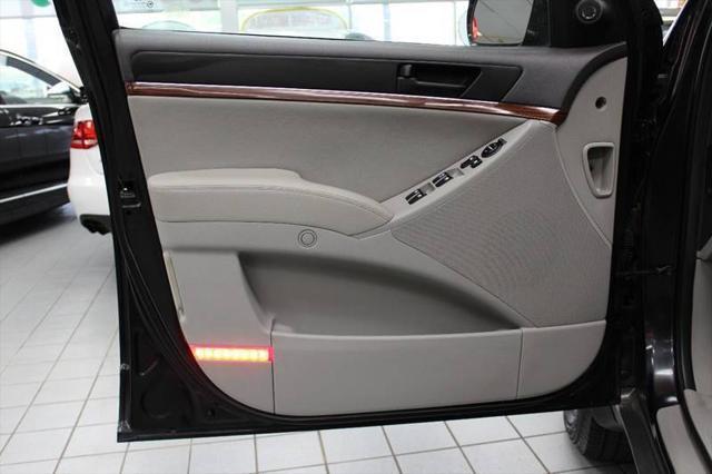 used 2009 Hyundai Veracruz car, priced at $10,896