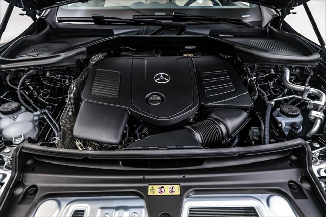 new 2025 Mercedes-Benz GLC 300 car, priced at $52,605