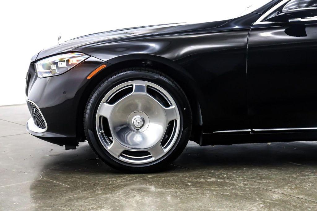 new 2025 Mercedes-Benz Maybach S 580 car, priced at $204,650