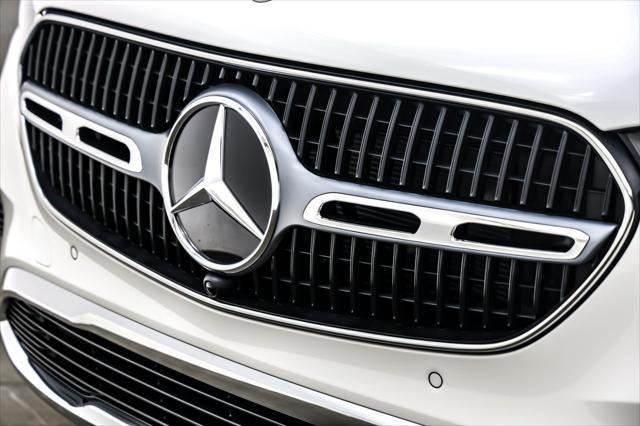 new 2025 Mercedes-Benz GLC 300 car, priced at $53,455