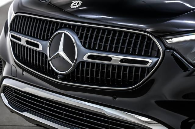 new 2025 Mercedes-Benz GLC 300 car, priced at $51,105