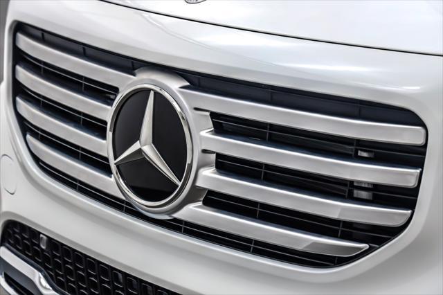 new 2025 Mercedes-Benz GLB 250 car, priced at $49,685