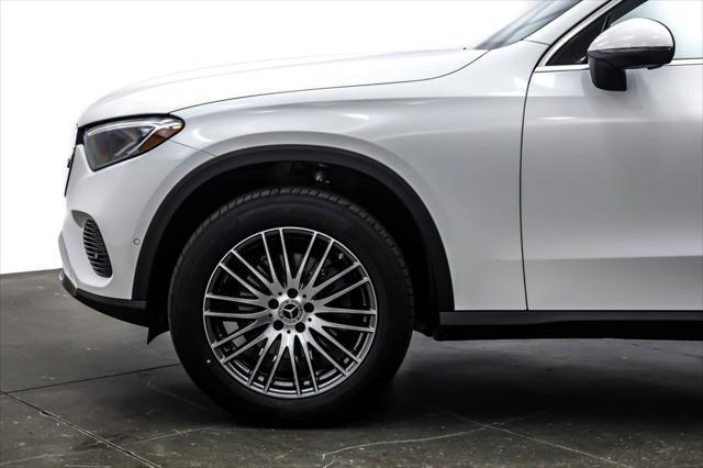 new 2025 Mercedes-Benz GLC 300 car, priced at $52,730