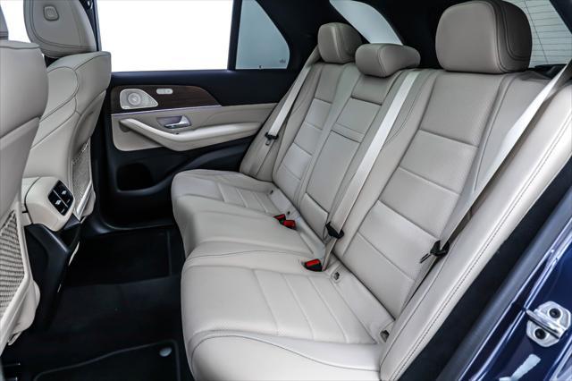 new 2025 Mercedes-Benz GLE 450 car, priced at $81,115