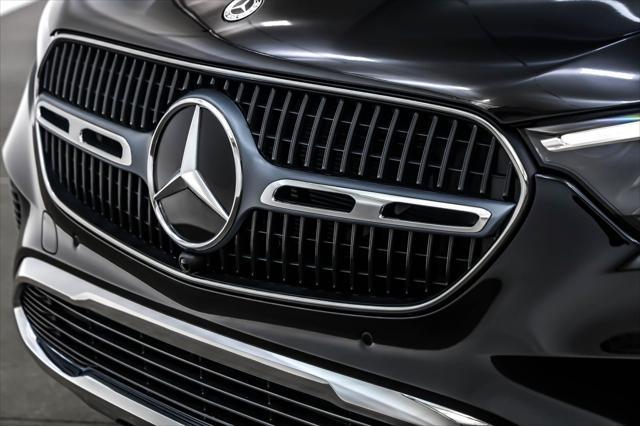 new 2025 Mercedes-Benz GLC 300 car, priced at $52,605