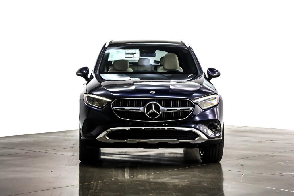 new 2024 Mercedes-Benz GLC 300 car