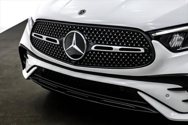 new 2025 Mercedes-Benz GLC 300 car, priced at $66,185