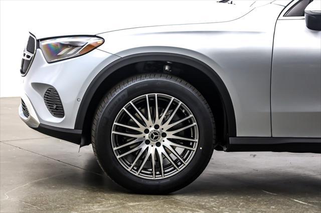 new 2025 Mercedes-Benz GLC 300 car, priced at $53,955