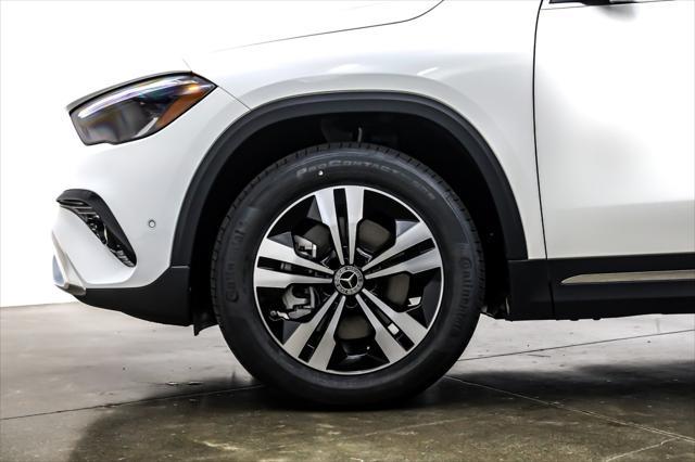 new 2025 Mercedes-Benz GLA 250 car, priced at $47,295