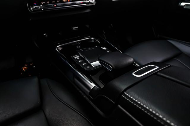 used 2022 Mercedes-Benz GLB 250 car, priced at $32,894