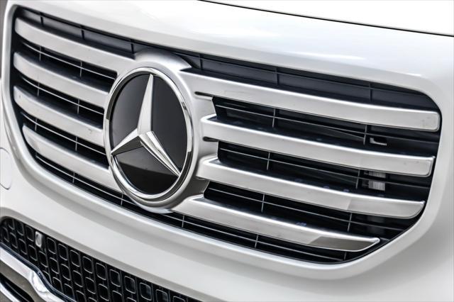 new 2025 Mercedes-Benz GLB 250 car, priced at $47,145