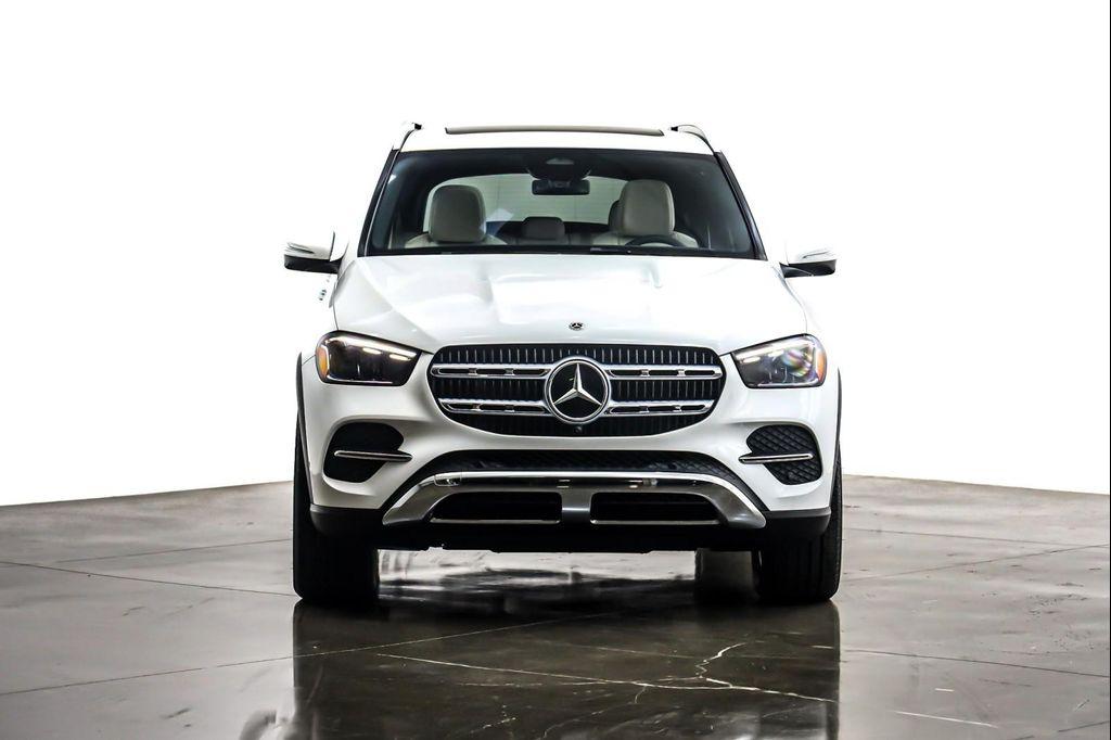 new 2025 Mercedes-Benz GLE 450 car, priced at $73,745