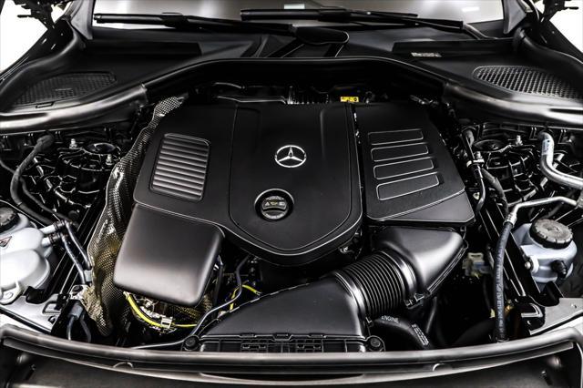 new 2025 Mercedes-Benz GLC 300 car, priced at $51,105