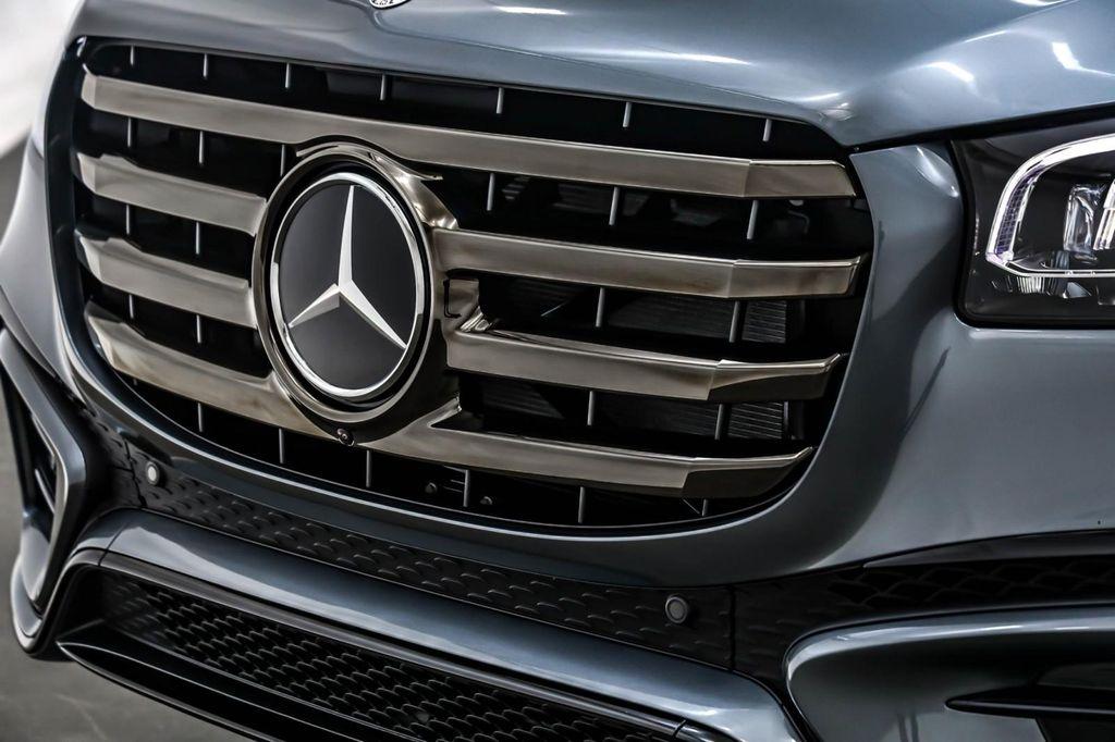 new 2025 Mercedes-Benz GLS 450 car, priced at $98,945