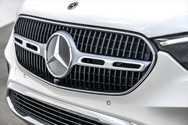new 2025 Mercedes-Benz GLC 300 car, priced at $52,605