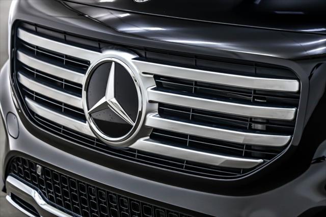 new 2025 Mercedes-Benz GLB 250 car, priced at $47,145