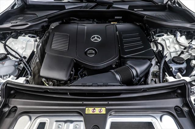 new 2025 Mercedes-Benz GLC 300 car, priced at $55,705