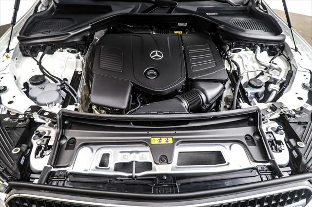 new 2025 Mercedes-Benz GLC 300 car, priced at $53,305