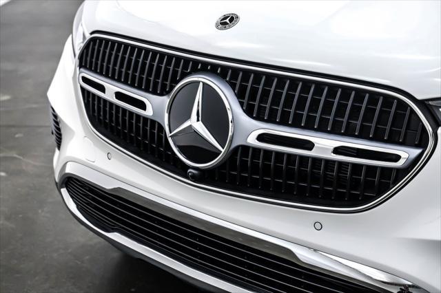 new 2025 Mercedes-Benz GLC 300 car, priced at $51,385