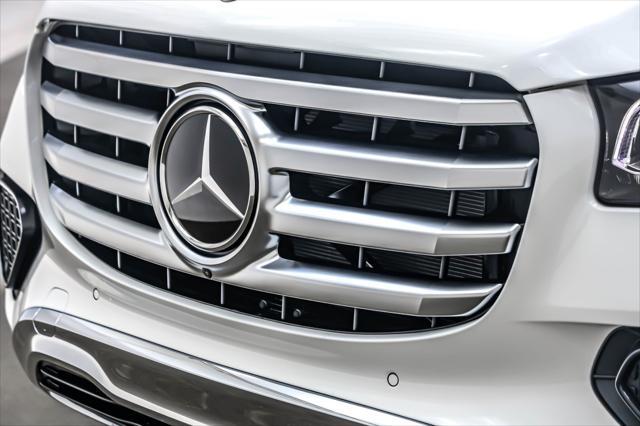new 2025 Mercedes-Benz GLS 450 car, priced at $92,115
